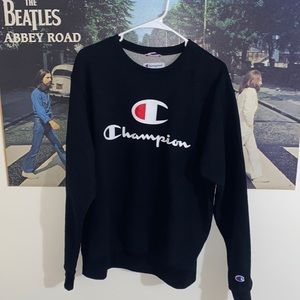 SIZE MEDIUM CHAMPION SWEATER